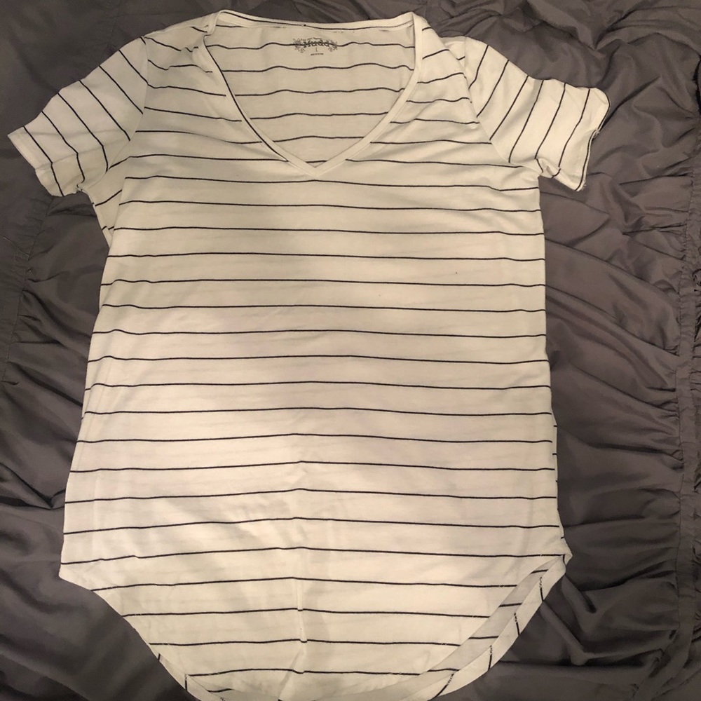 White loose shirt